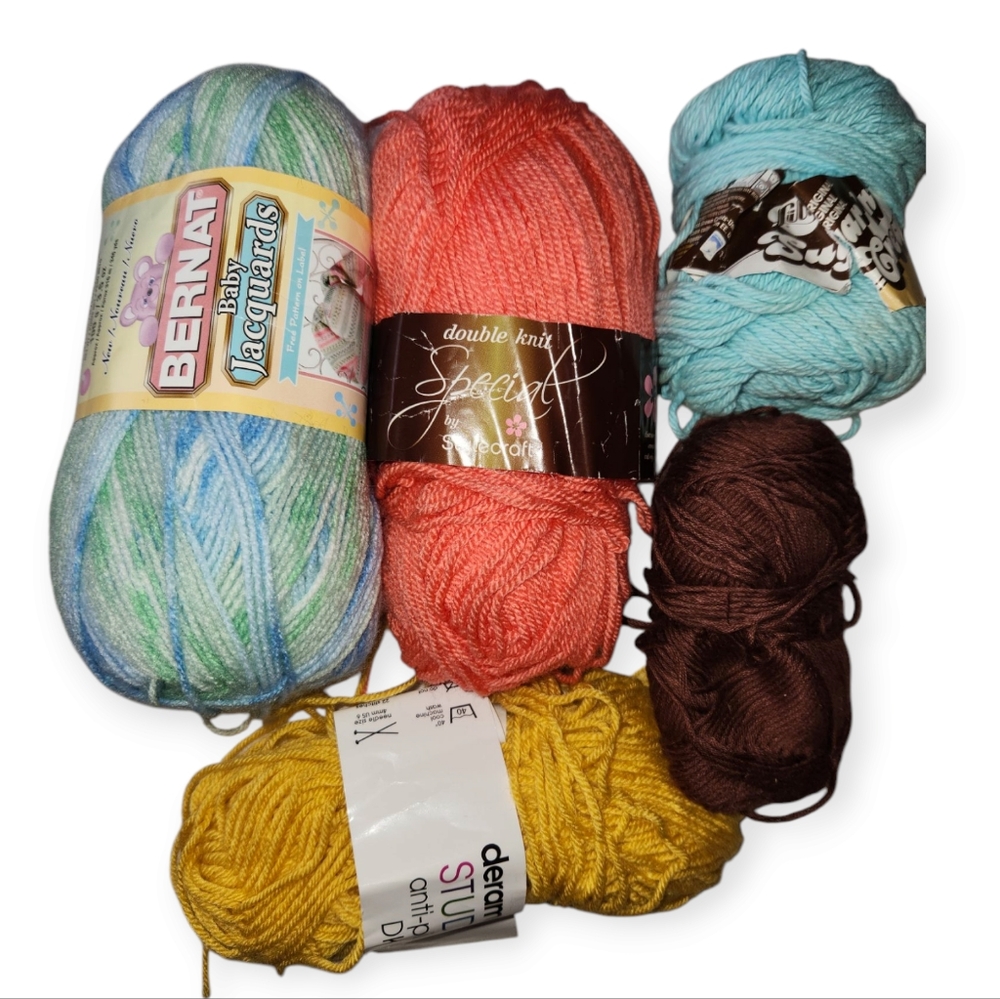 Mixed Yarn lot 4  skeins balls Crochet Knitting craft wool mixed‎ lot no brands.